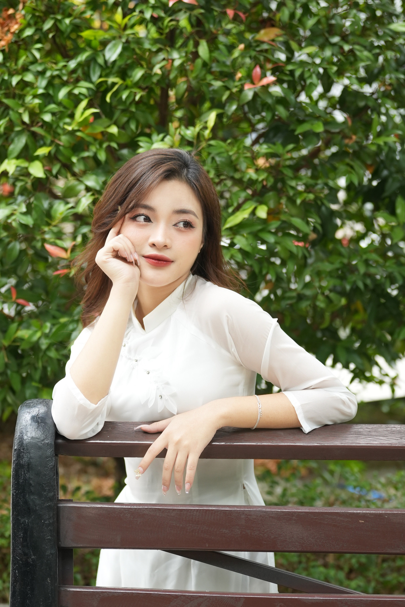 Hà luôn tích cực học tập, rèn luyện và làm việc. Hà luôn tích cực học tập, rèn luyện và làm việc.