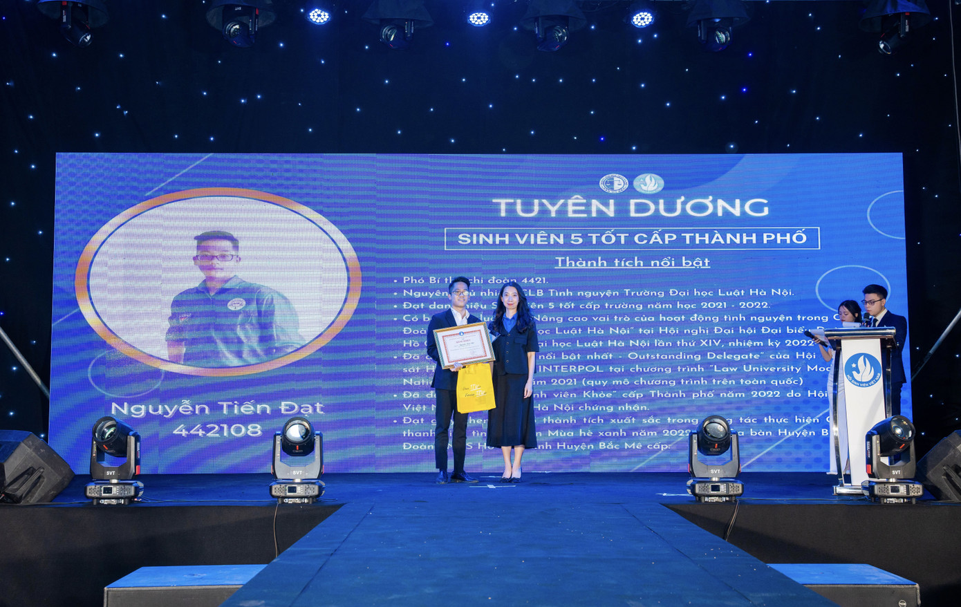 Tiến Đạt là Sinh viên 5 tốt cấp Thành phố Hà Nội năm 2022.