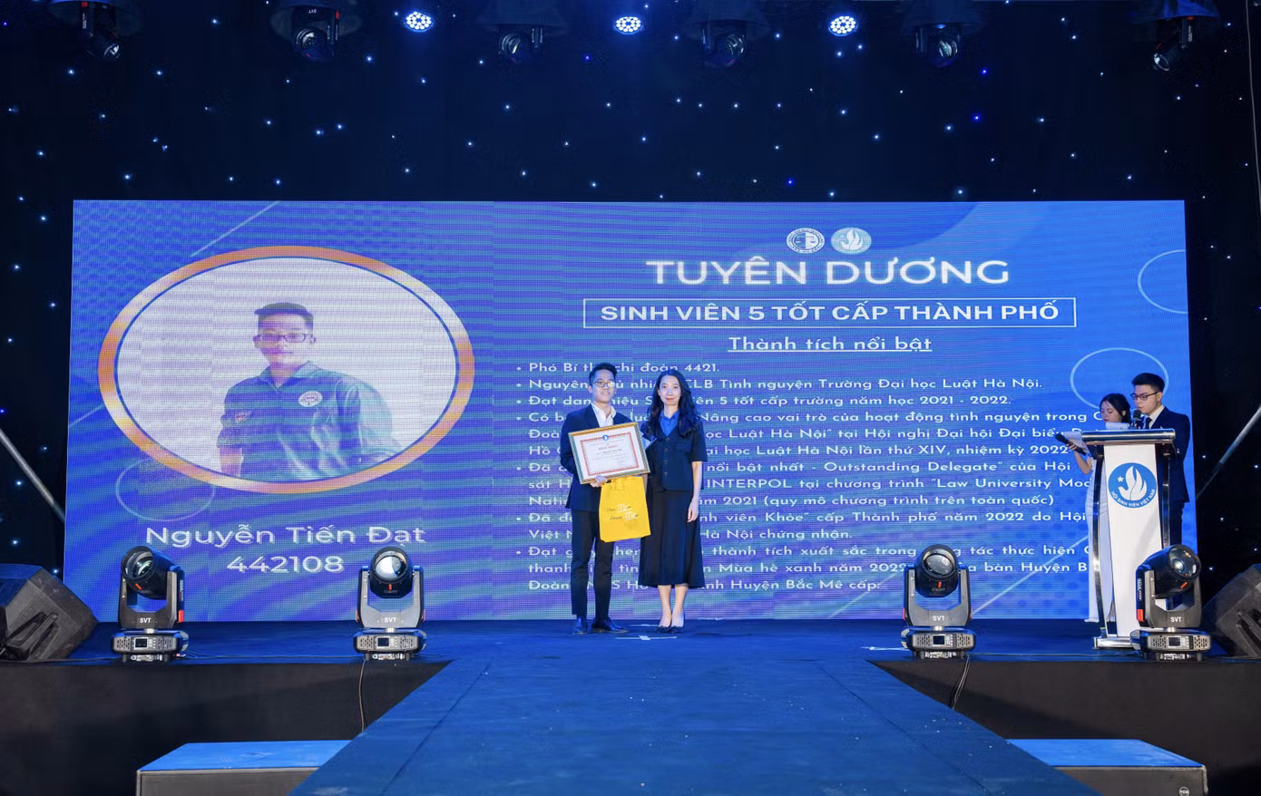 Tiến Đạt là Sinh viên 5 tốt cấp Thành phố Hà Nội năm 2022.