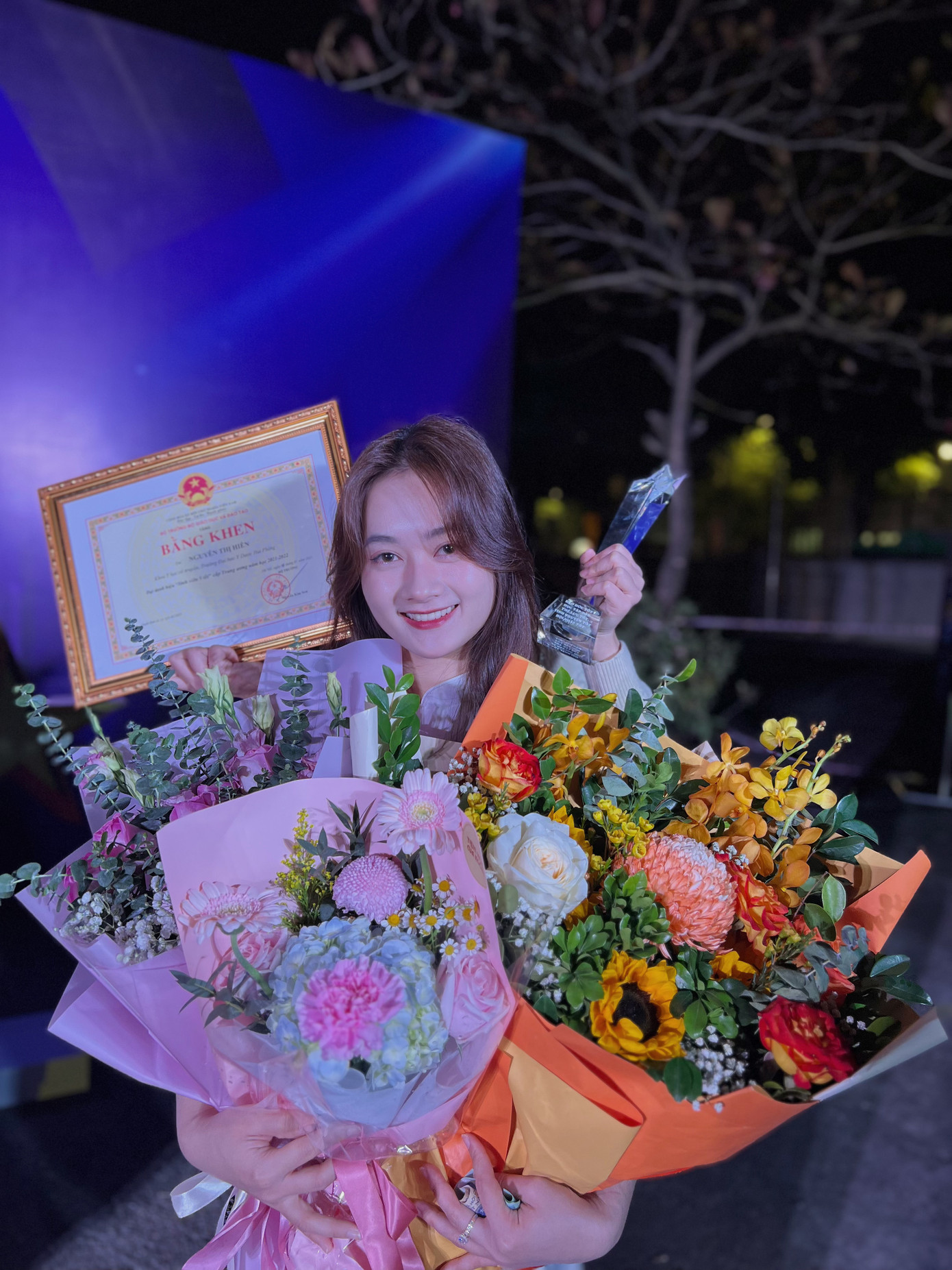 Hiền nhận danh hiệu Sinh viên 5 Tốt cấp Trung ương năm 2022.