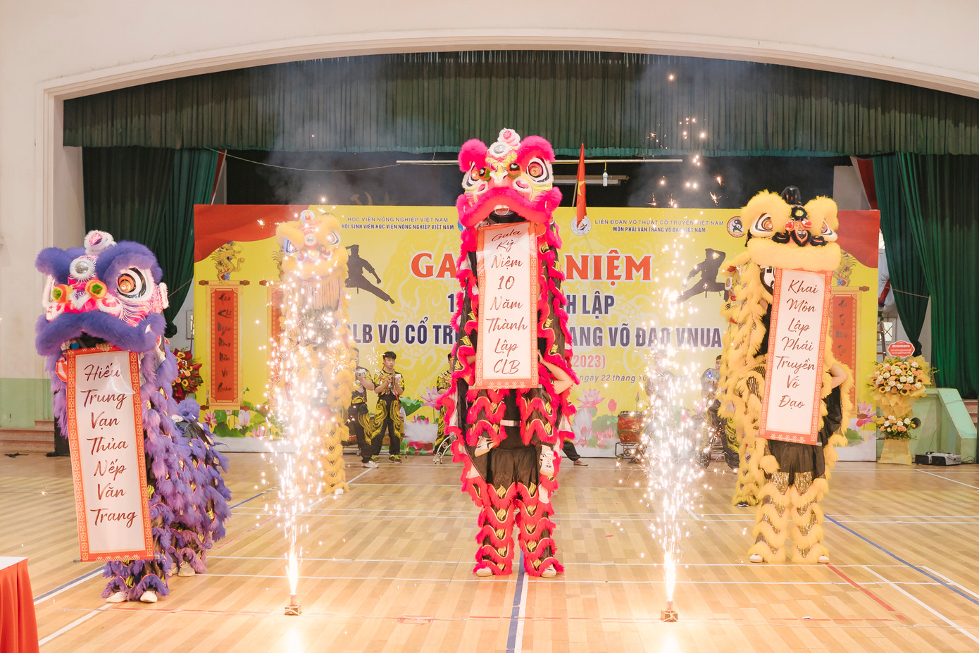 Chương trình kỷ niệm đã diễn ra nhiều hoạt động sôi nổi và đặc sắc với màn trình diễn lân sư rồng và đánh trống khai hội với hơn 150 người tham gia. Chương trình kỷ niệm đã diễn ra nhiều hoạt động sôi nổi và đặc sắc với màn trình diễn lân sư rồng và đánh trống khai hội với hơn 150 người tham gia.