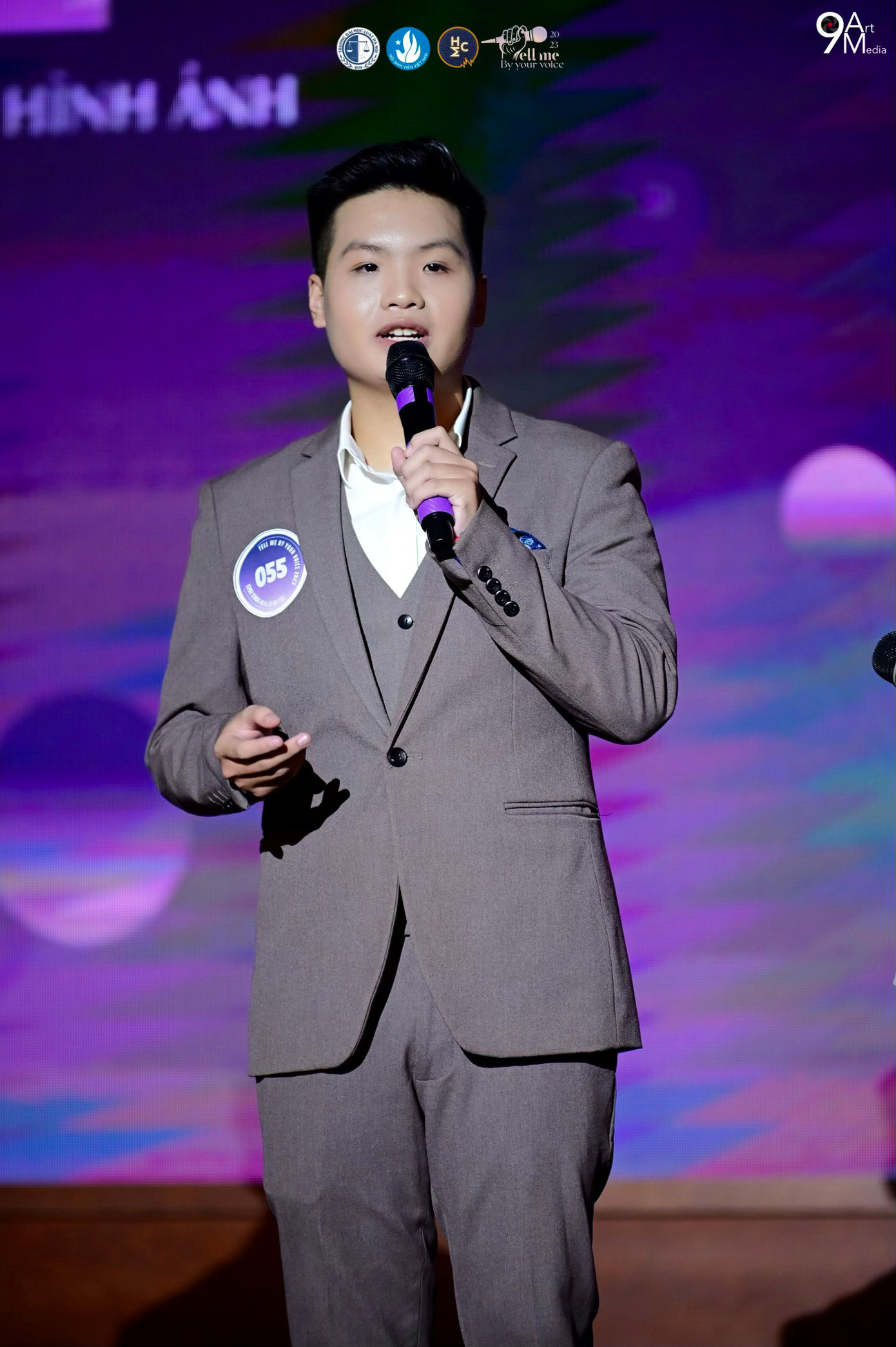 Trương Quốc Tuấn - sinh viên năm 3 khoa Chính trị học, Học viện Báo chí và Tuyên truyền. Trương Quốc Tuấn - sinh viên năm 3 khoa Chính trị học, Học viện Báo chí và Tuyên truyền.