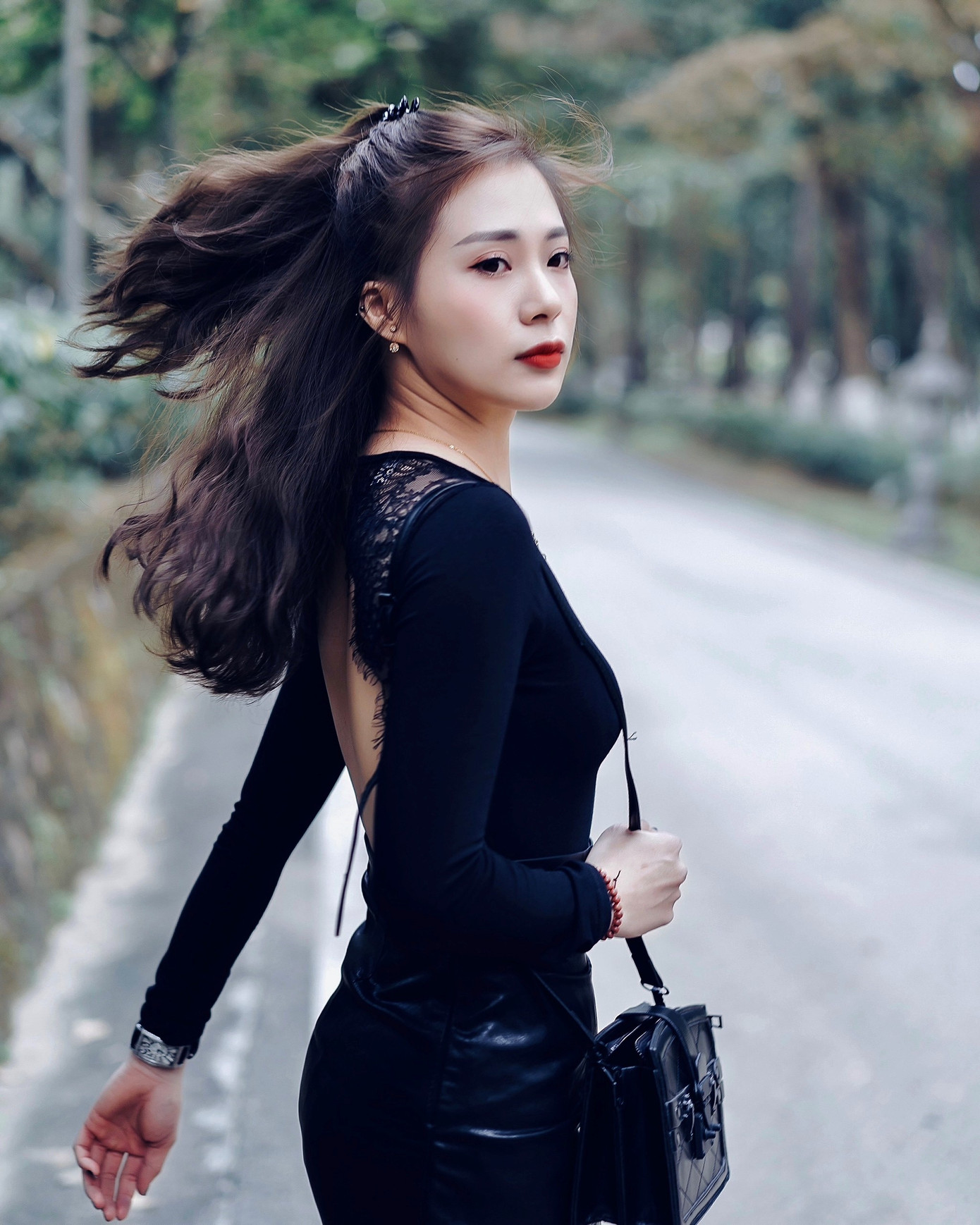 Hà Thu Trang, sinh năm 1993, hiện đang sinh sống và làm việc tại Hà Nội. Hà Thu Trang, sinh năm 1993, hiện đang sinh sống và làm việc tại Hà Nội.