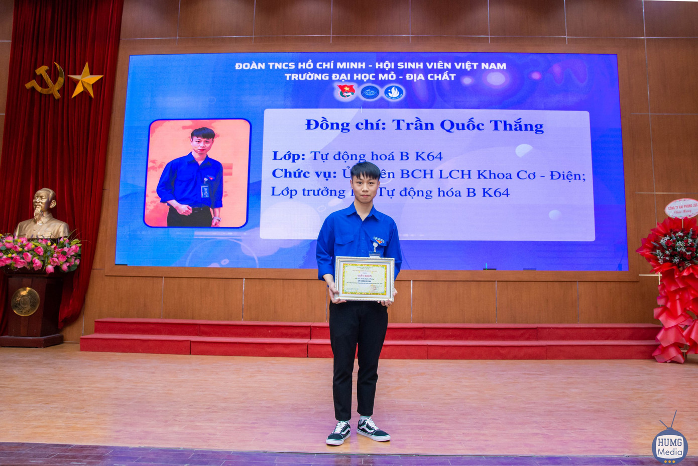 Quốc Thắng được khen thưởng đã có thành tích hoạt động phong trào xuất sắc nhất năm học 2021-2022.