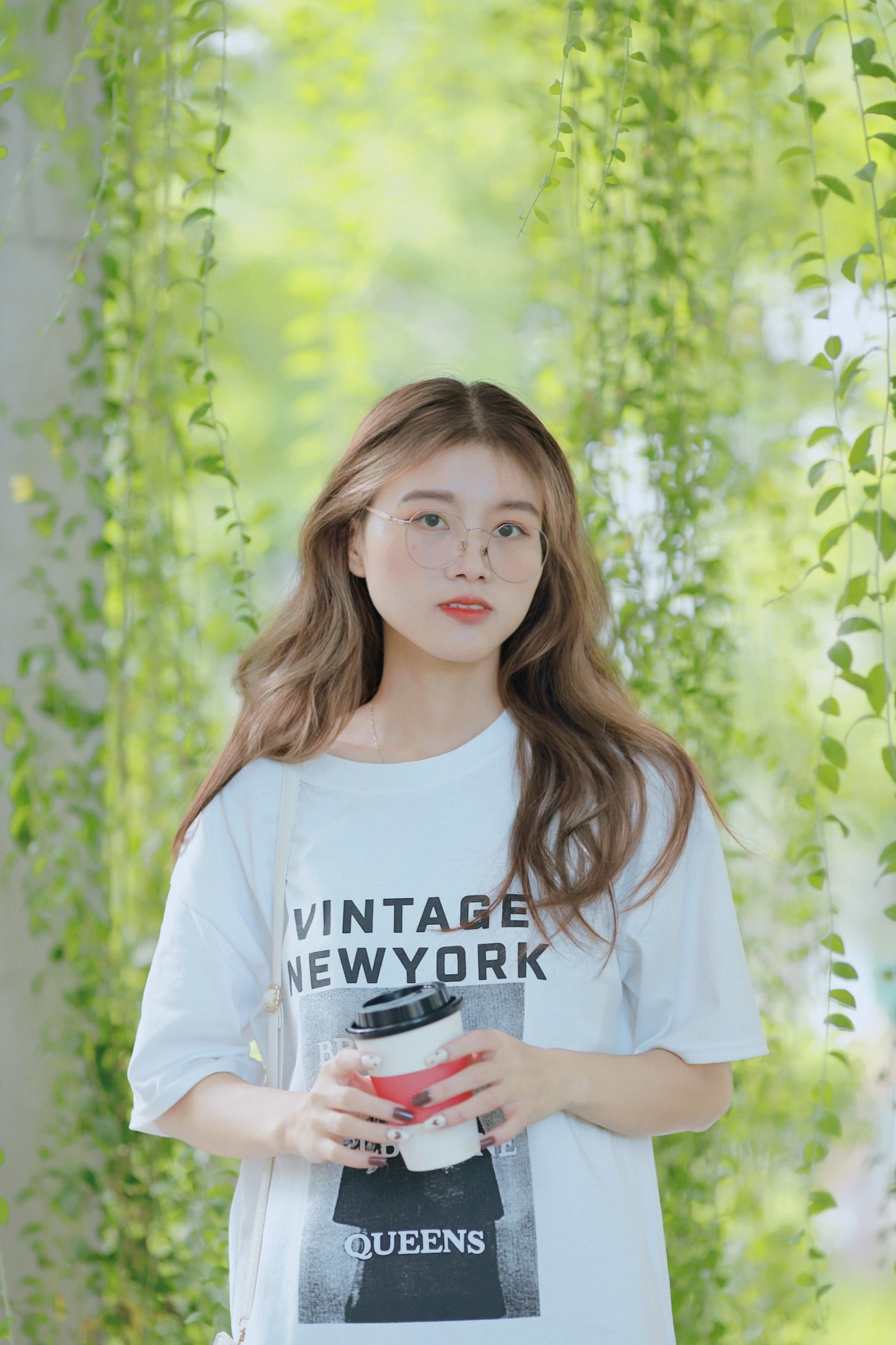 Đặng Thị Phấn sinh viên năm 3 ngành Lưu trữ học, trường Đại học Khoa học Xã hội và Nhân văn, Đại học Quốc gia Hà Nội.