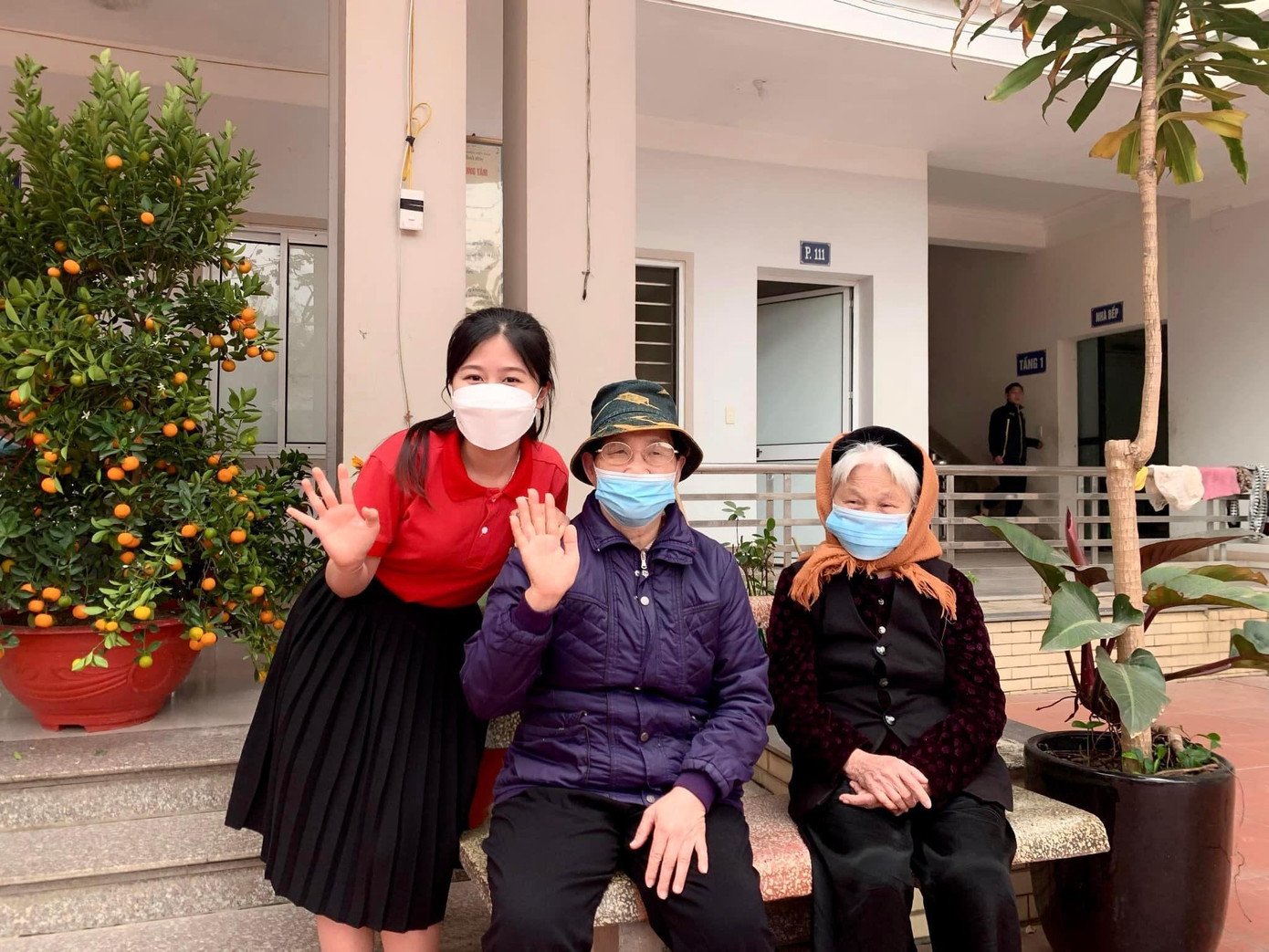 Cùng CLB Âm Nhạc tổ chức chương trình thiện nguyện Tặng quà cho các cụ già và em nhỏ tại trung tâm bảo trợ xã hội Hường Hà Nguyệt. Cùng CLB Âm Nhạc tổ chức chương trình thiện nguyện Tặng quà cho các cụ già và em nhỏ tại trung tâm bảo trợ xã hội Hường Hà Nguyệt.