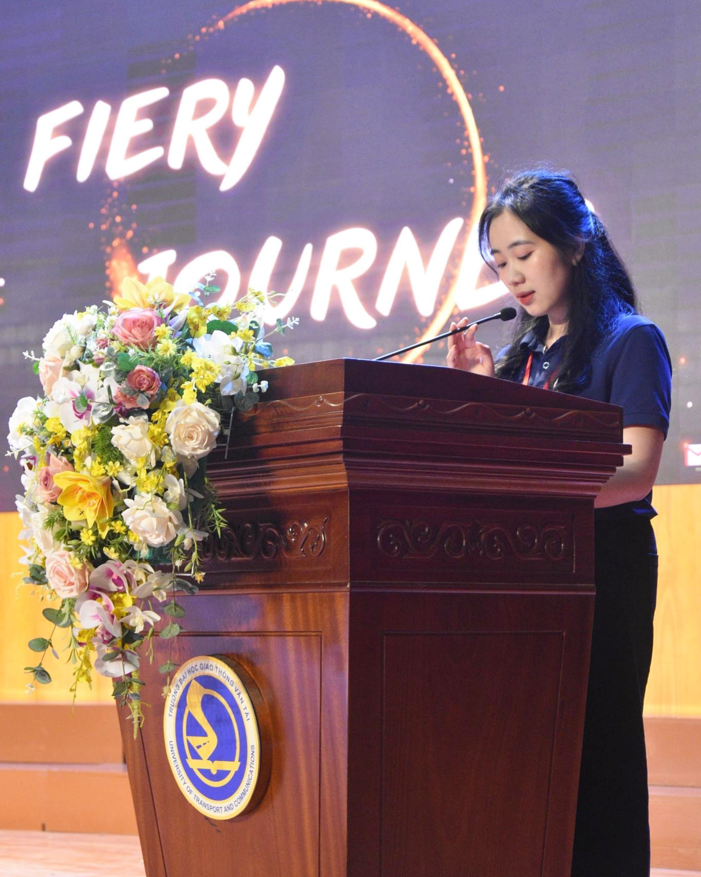 Hồ Thị Phương, sinh năm 2001, sinh viên năm cuối chuyên ngành Logistics tại trường Đại học Giao thông Vận tải. Phương đang là Phó chủ nhiệm CLB Logistics của Trường.