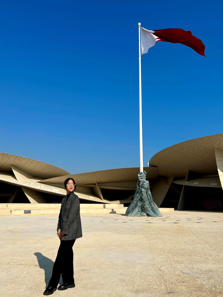 Lan Anh ở Qatar vì vậy Lễ Tình nhân năm nay, cả hai chỉ có thể gọi video cho nhau.