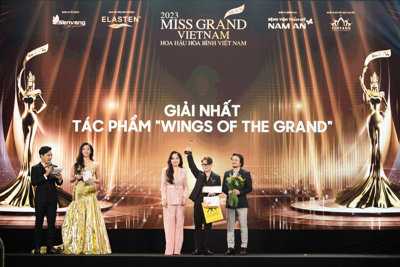 “Wings Of The Grand” xuất sắc giành được giải nhất cuộc thi thiết kế vương miện tại Miss Grand Vietnam 2023.
