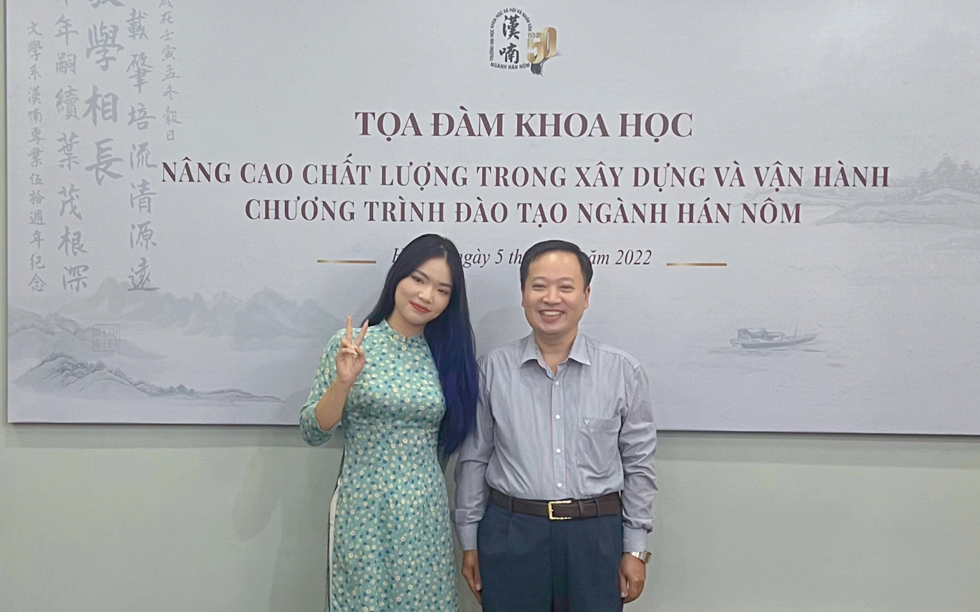 Thanh Ngà và Tiến sĩ Đinh Thanh Hiếu.