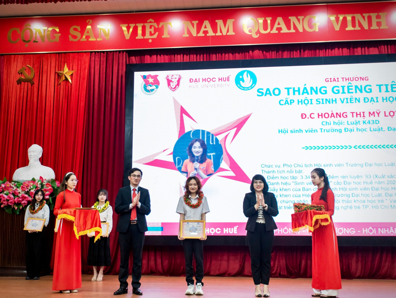 Đạt được nhiều giấy khen, bằng khen trong học tập và rèn luyện. Đạt được nhiều giấy khen, bằng khen trong học tập và rèn luyện.