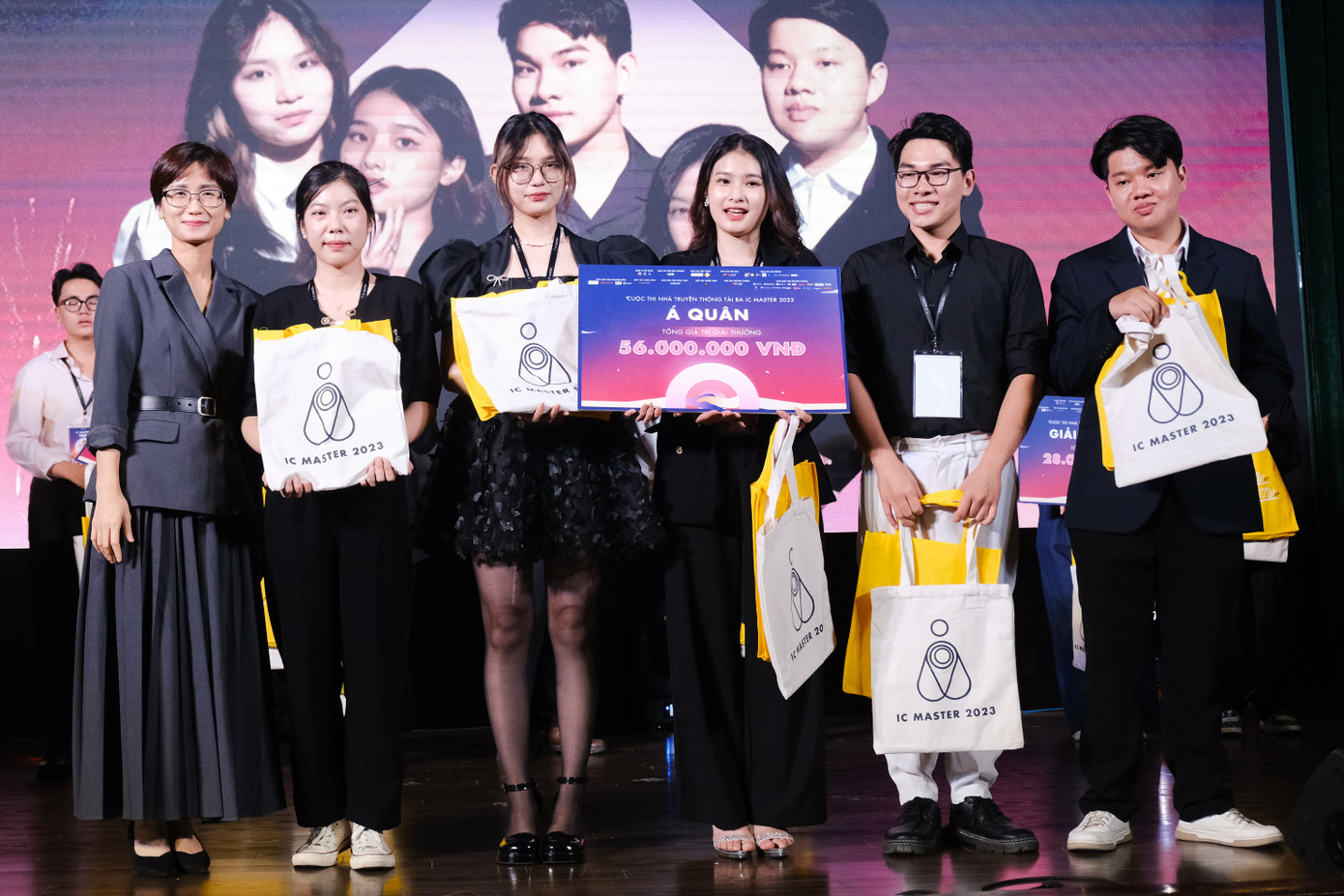 Đội Echo giành ngôi vị Á quân với dự án Mộc Châu: Đá và Hoa. (Ảnh: Lê Vượng) Đội Echo giành ngôi vị Á quân với dự án Mộc Châu: Đá và Hoa. (Ảnh: Lê Vượng)