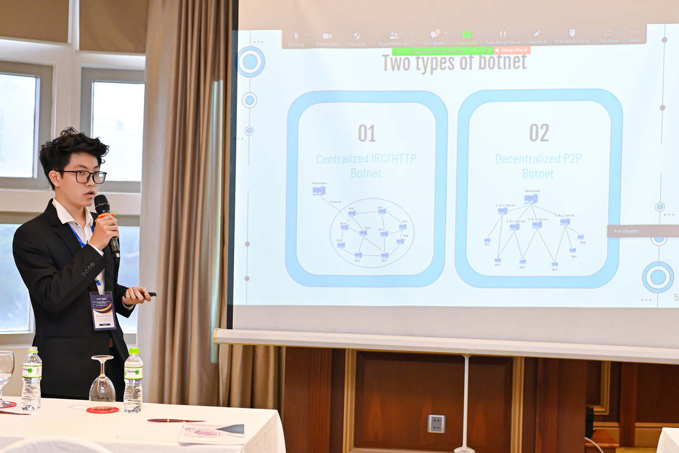 Quang Huy thuyết trình dự án tại Hội thảo quốc tế Công nghệ thông tin thông minh (International Conference on Intelligent Information Technology - ICIIT 2023). Quang Huy thuyết trình dự án tại Hội thảo quốc tế Công nghệ thông tin thông minh (International Conference on Intelligent Information Technology - ICIIT 2023).