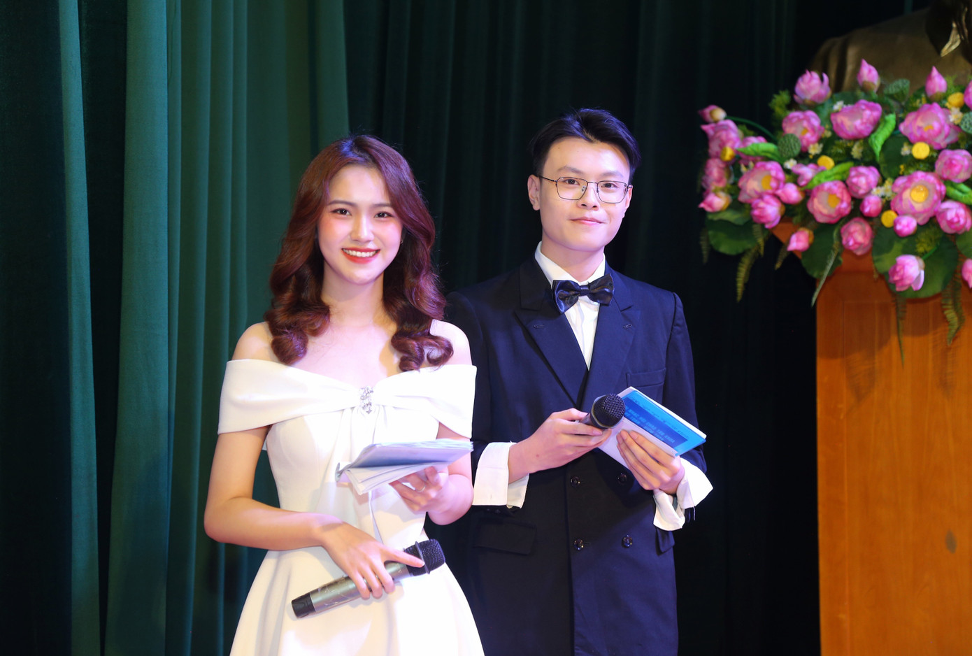 Ngọc Diệp (bên trái) từng ngày hoàn thiện các kỹ năng và nắm bắt được nhiều cơ hội cho bản thân. Ngọc Diệp (bên trái) từng ngày hoàn thiện các kỹ năng và nắm bắt được nhiều cơ hội cho bản thân.