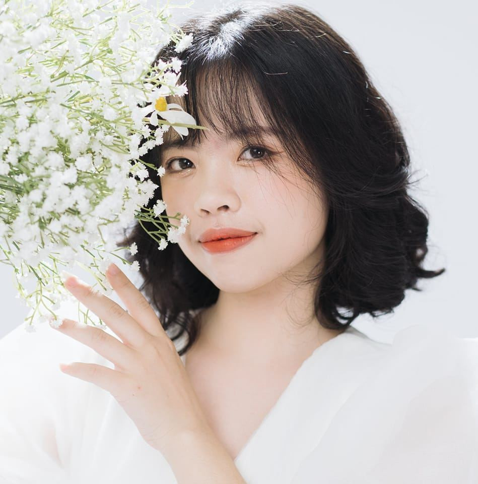 Phạm Thị Thu Hằng (sinh năm 2002) đang là sinh viên K62, lớp Khoa học Quản lý 62B Trường Đại học Kinh tế Quốc dân.