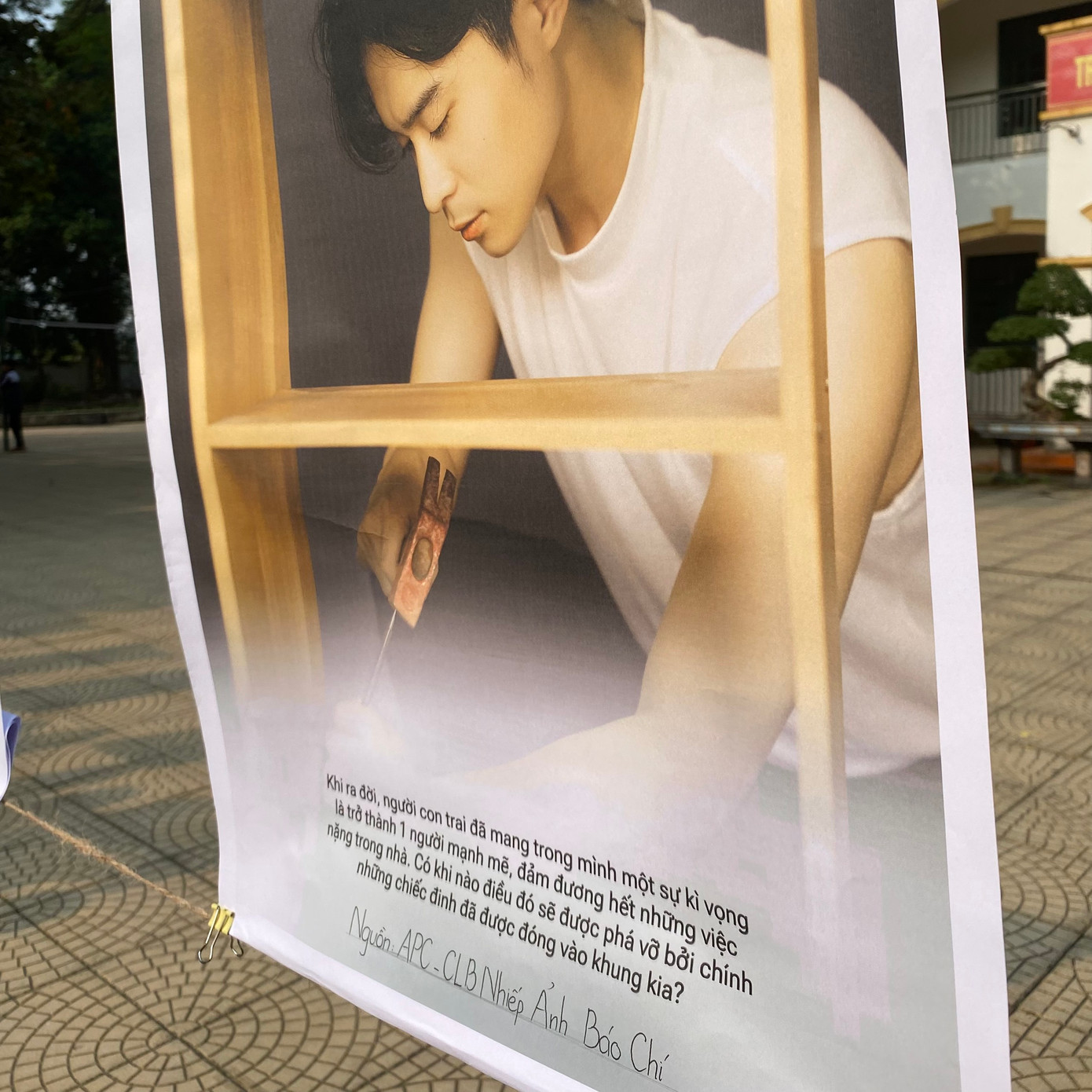 Bộ ảnh “Định kiến giới” được thực hiện bởi CLB Nhiếp Ảnh Báo chí.