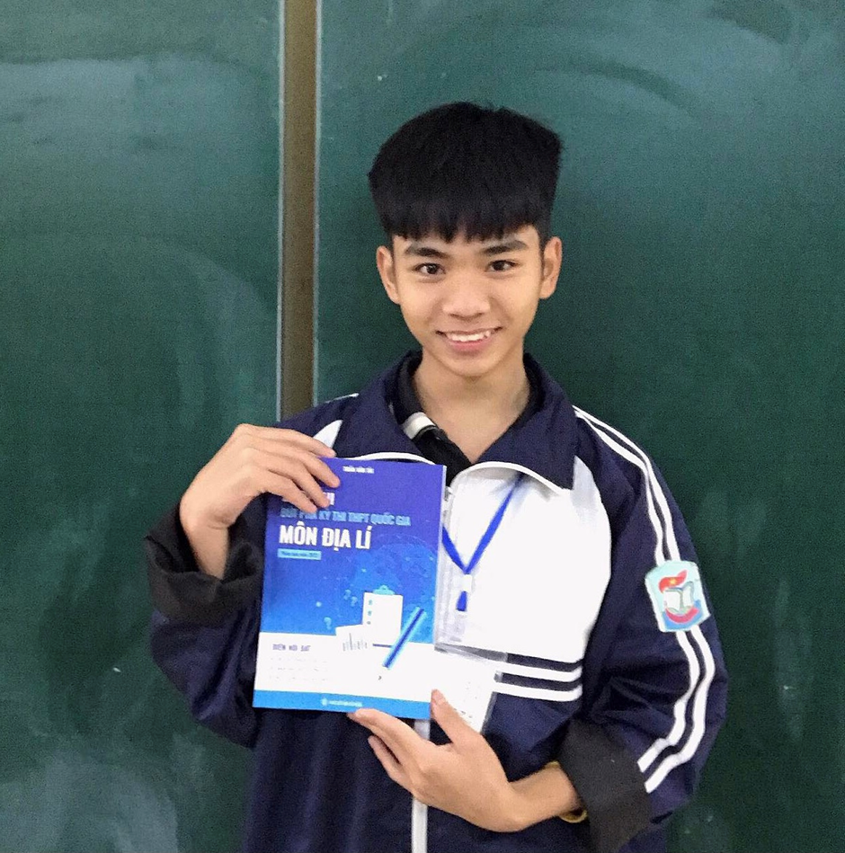 Nam sinh xây dựng cho bản thân kế hoạch học tập hợp lý “cần cù bù thông minh”. (Ảnh NVCC) Nam sinh xây dựng cho bản thân kế hoạch học tập hợp lý “cần cù bù thông minh”. (Ảnh NVCC)