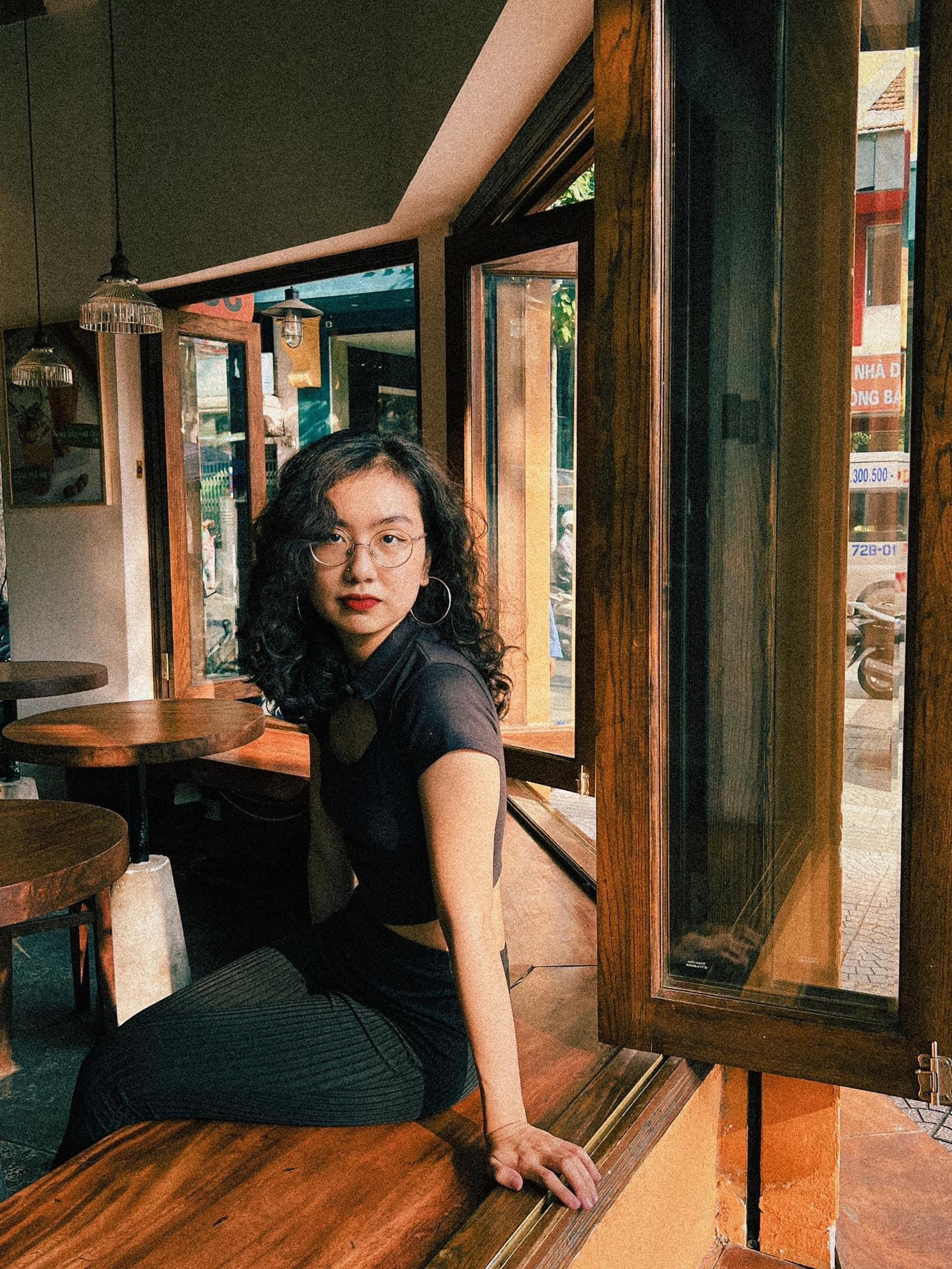 Khoảnh khắc đời thường của Minh Thu tại Sài Gòn. Khoảnh khắc đời thường của Minh Thu tại Sài Gòn.