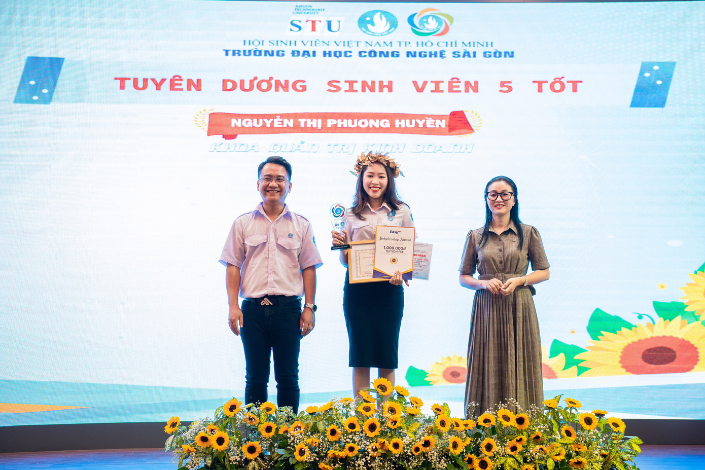 Đạt danh hiệu Sinh viên 5 tốt cấp Trường Đại học Công nghệ Sài Gòn năm học 2021 – 2022.