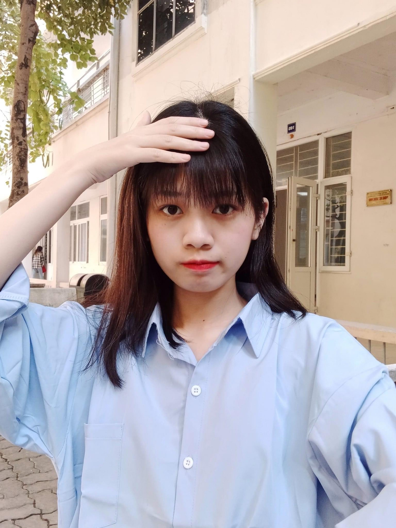 Bế Thị Hiền (sinh năm 2002) là sinh viên năm 3 Trường Đại học Khoa học Xã hội và Nhân văn.