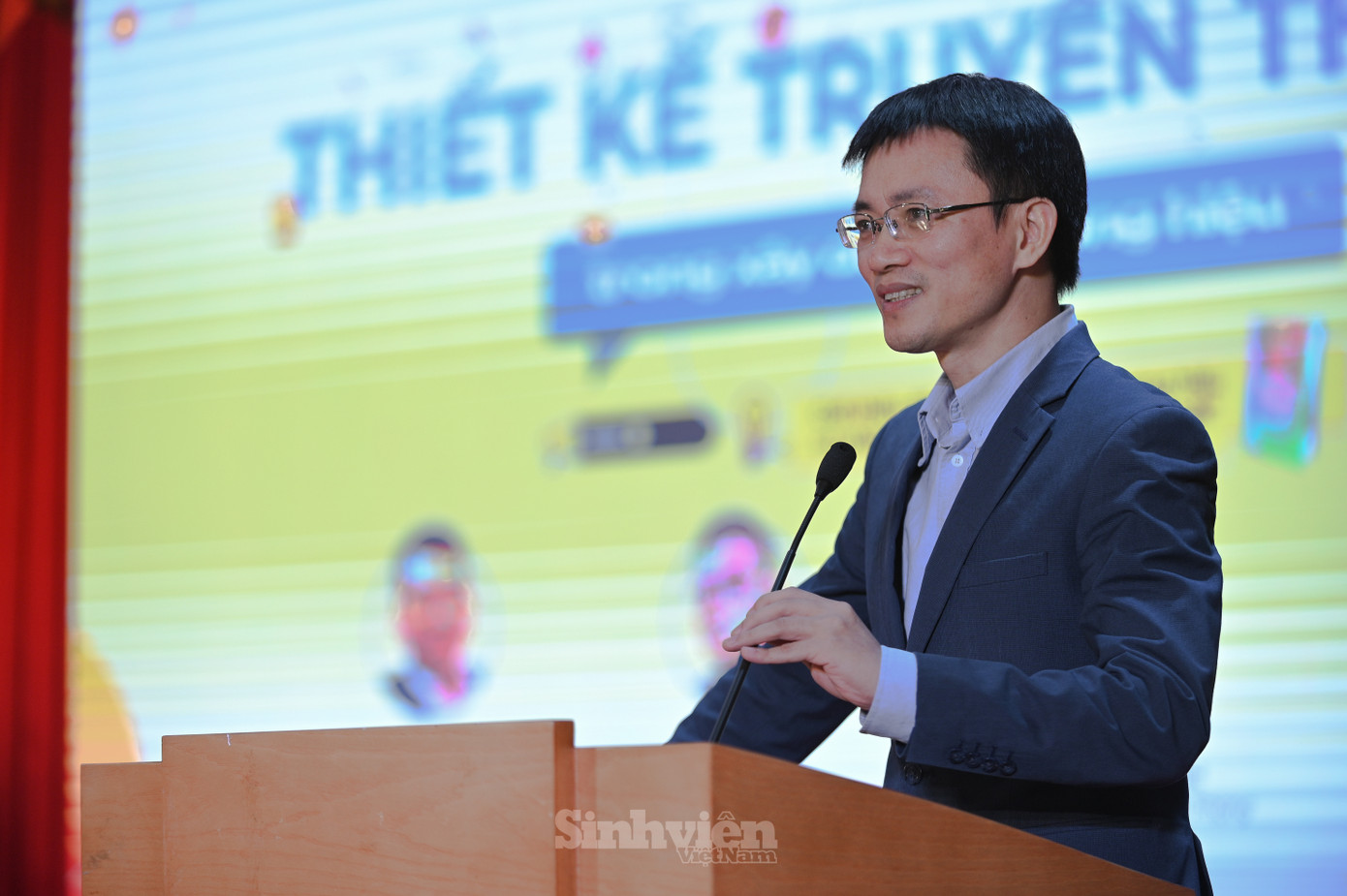 Nhà báo Nguyễn Tuấn Anh đã đến gần 100 trường đại học để trò chuyện cùng thầy, cô và các bạn sinh viên.