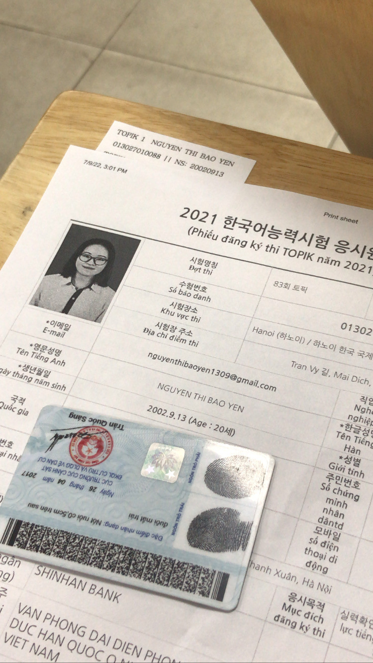 Cô đăng ký thi chứng chỉ tiếng Hàn TOPIK và đạt kết quả khá tốt. Cô đăng ký thi chứng chỉ tiếng Hàn TOPIK và đạt kết quả khá tốt.