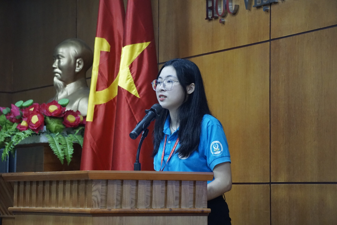 Chị Trần Mai Phương - Chủ nhiệm Câu lạc bộ Thanh niên Tình nguyện vận động hiến máu Nhân đạo Học viện Tài chính đồng thời là Trưởng Ban tổ chức chương trình. Chị Trần Mai Phương - Chủ nhiệm Câu lạc bộ Thanh niên Tình nguyện vận động hiến máu Nhân đạo Học viện Tài chính đồng thời là Trưởng Ban tổ chức chương trình.