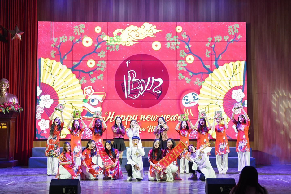 Hội thi văn nghệ “Khúc vĩ thanh” trong chuỗi hoạt động Tết sinh viên. Hội thi văn nghệ “Khúc vĩ thanh” trong chuỗi hoạt động Tết sinh viên.