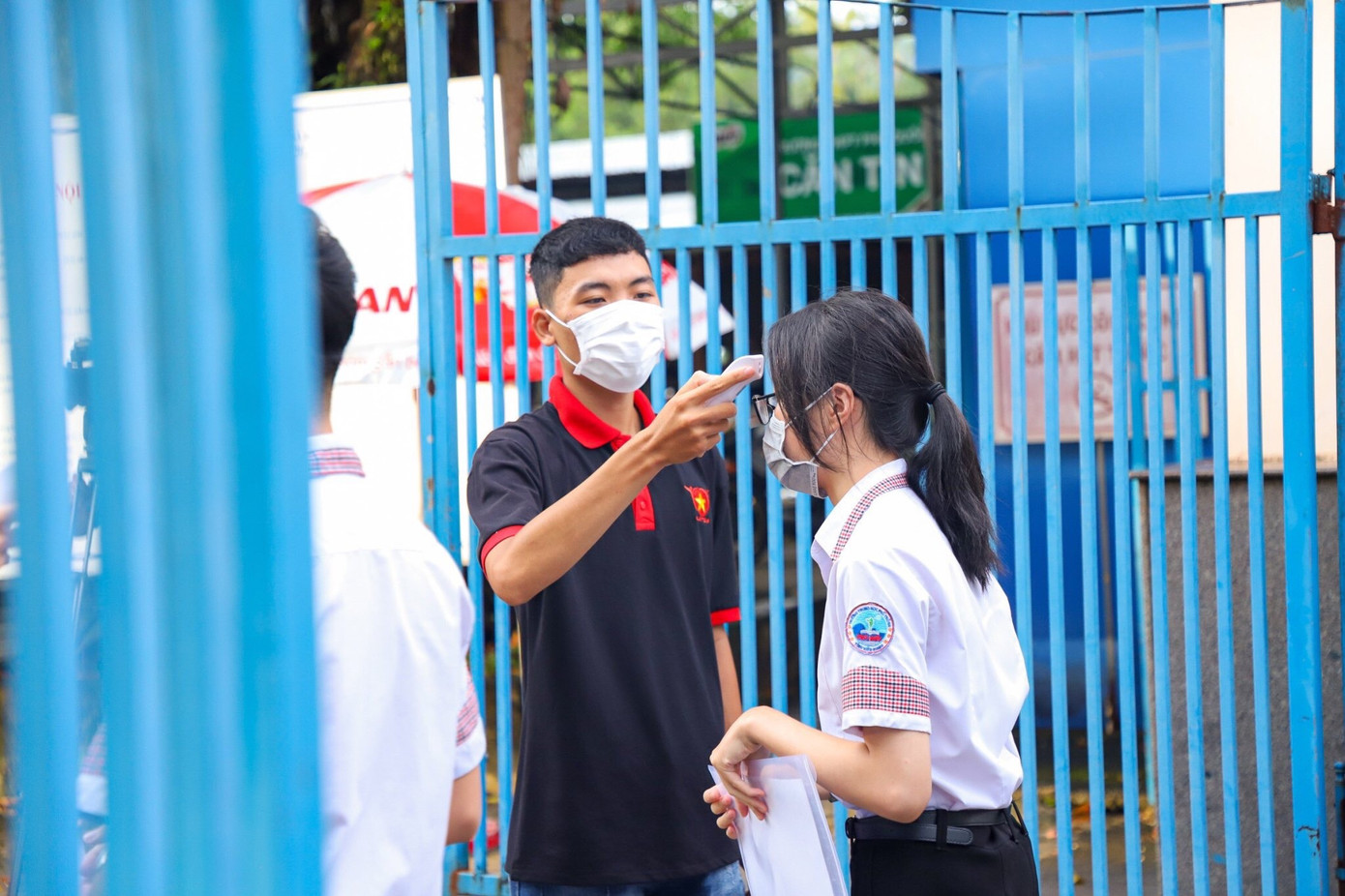 Lâm Vũ tình nguyện tiếp sức kỳ thi THPT Quốc gia tại điểm trường THPT Phú Quốc.