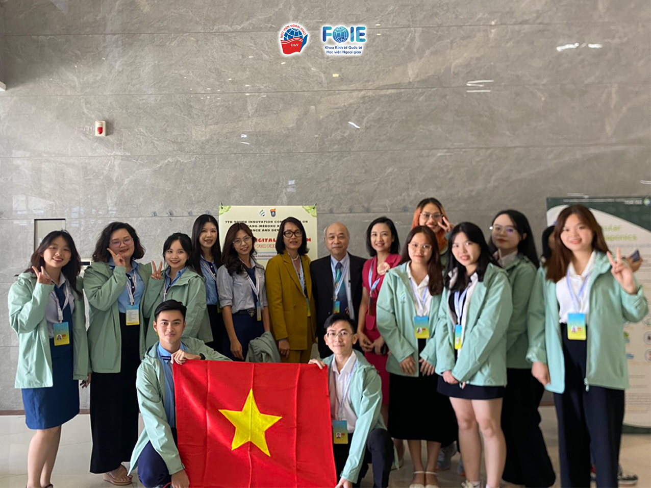 Đoàn Việt Nam với đại diện góp mặt từ Học viện Ngoại giao và Trường Đại học Khoa học Xã hội và Nhân văn.