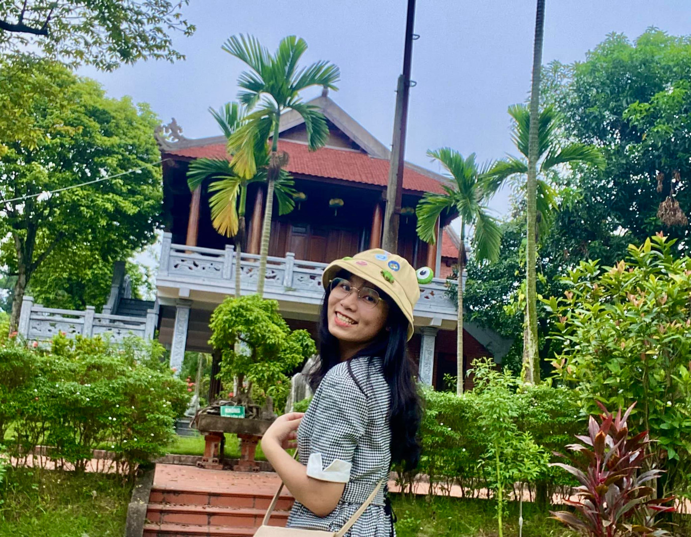 Nguyễn Thanh Thúy là sinh viên chương trình tiếng Anh Khoa học Kỹ thuật và Công nghệ - K65, Viện Ngoại ngữ của Đại học Bách Khoa Hà Nội. Nguyễn Thanh Thúy là sinh viên chương trình tiếng Anh Khoa học Kỹ thuật và Công nghệ - K65, Viện Ngoại ngữ của Đại học Bách Khoa Hà Nội.