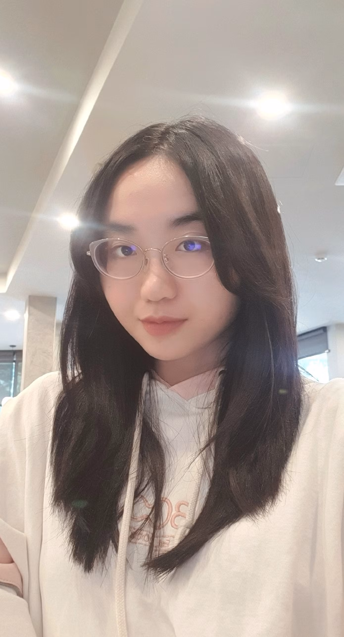 Minh Nhã thấy bản thân phù hợp với việc tự học hỏi, nghiên cứu và rất yêu thích môi trường giáo dục quốc tế.
