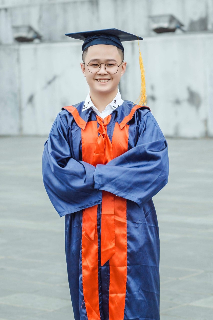 Ngọc Tân - tân cử nhân chuyên ngành Sở hữu Trí tuệ, Trường Đại học Khoa học Xã hội và Nhân văn, ĐHQG Hà Nội. Ngọc Tân - tân cử nhân chuyên ngành Sở hữu Trí tuệ, Trường Đại học Khoa học Xã hội và Nhân văn, ĐHQG Hà Nội.