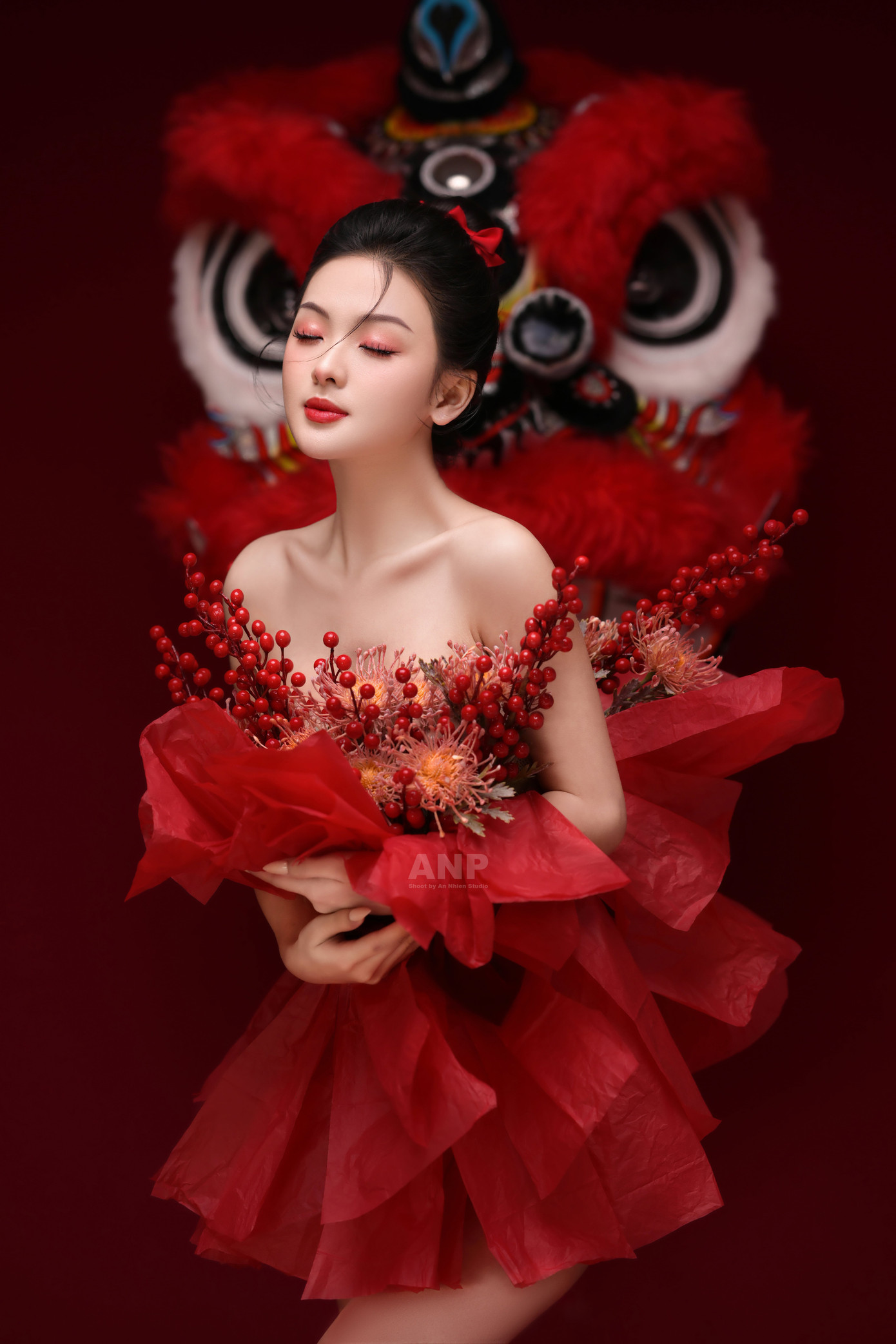 Bộ ảnh Tết Đỏ thực sự toát lên được sức sống, tươi trẻ, nhiệt huyết và đầy khát khao của cô nàng độ tuổi mười tám.