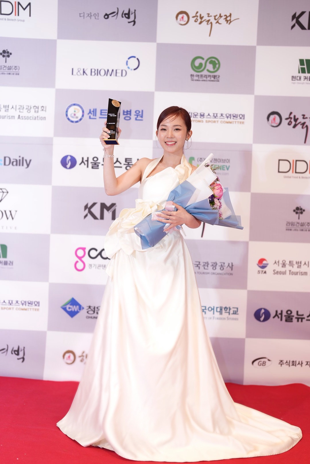 Zoe Như Quỳnh vinh dự được nhận giải thưởng danh giá Ngôi Sao Châu Á Triển Vọng được tổ chức tại Hàn Quốc.