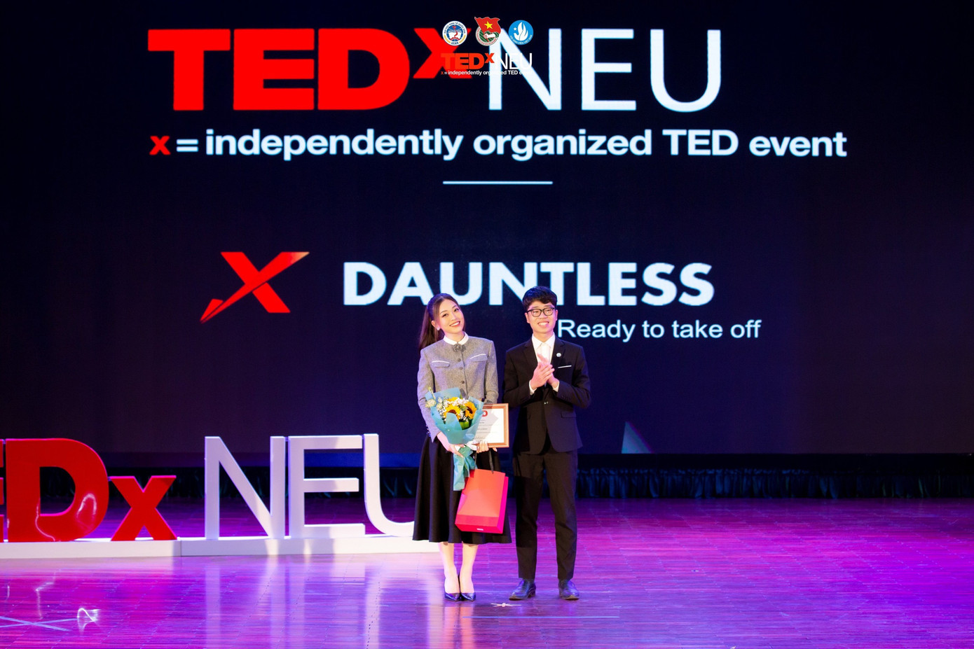 Gia Khiêm cùng Á hậu Phương Nga tại TED x NEU. Gia Khiêm cùng Á hậu Phương Nga tại TED x NEU.