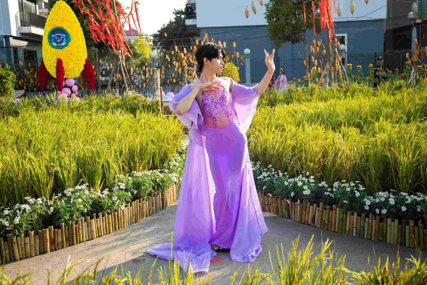 Thiết kế Glamour of Betta của NTK Lương Tiến và Linh Anh.