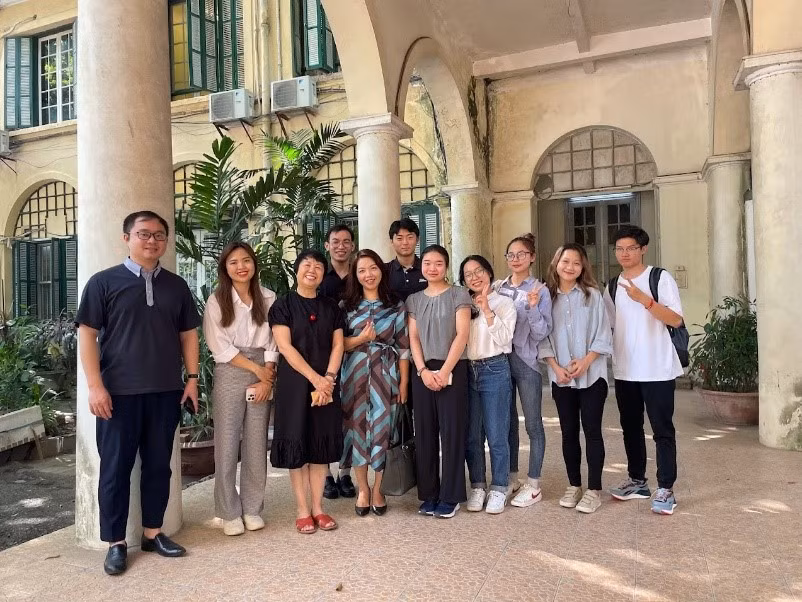 Lãnh đạo Viện VJCC đến chào và giới thiệu Nhóm sinh viên thực tập với Lãnh đạo Công ty TNHH GREEN.