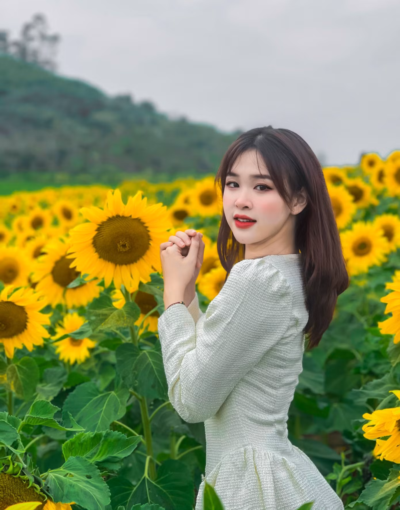 Cô nàng luôn nỗ lực hướng tới những điều tốt đẹp trong cuộc sống.