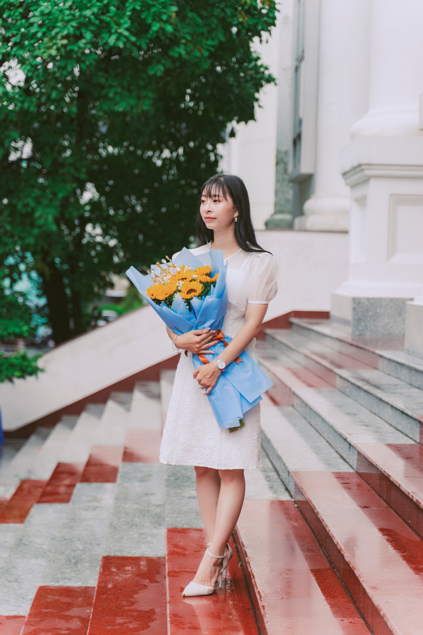 Ngoài công tác chuyên môn, cô giáo trẻ còn tích cực tham gia nhiều phong trào, hoạt động của ngành, của trường. Ngoài công tác chuyên môn, cô giáo trẻ còn tích cực tham gia nhiều phong trào, hoạt động của ngành, của trường.