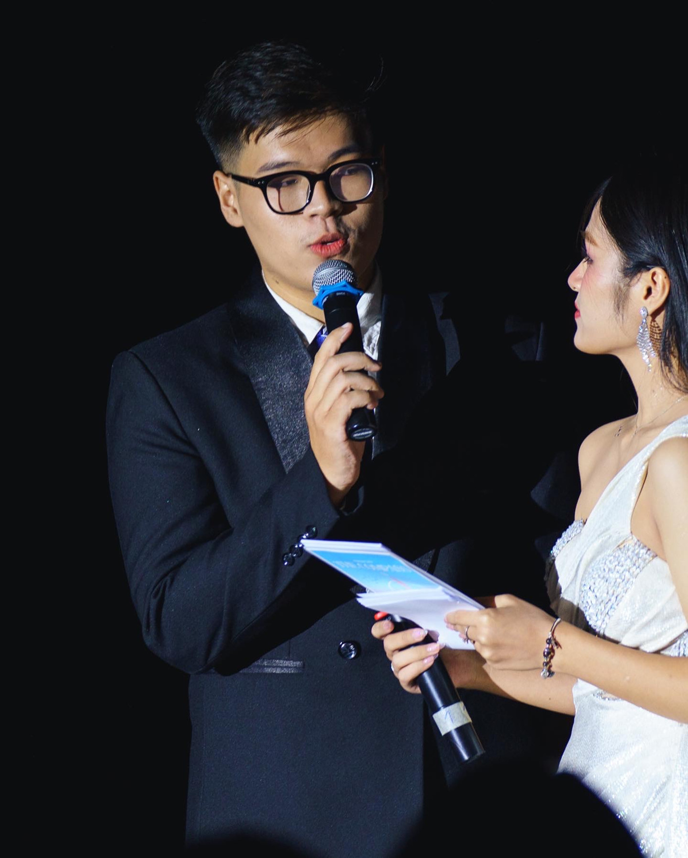 MC Duy An với sân khấu debut Thánh đường Học viện.