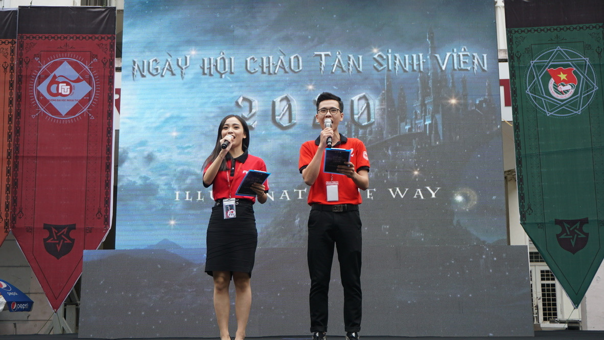 Diệu Linh là MC trong Ngày hội chào Tân sinh viên Đại học Ngoại thương 2020. Diệu Linh là MC trong Ngày hội chào Tân sinh viên Đại học Ngoại thương 2020.