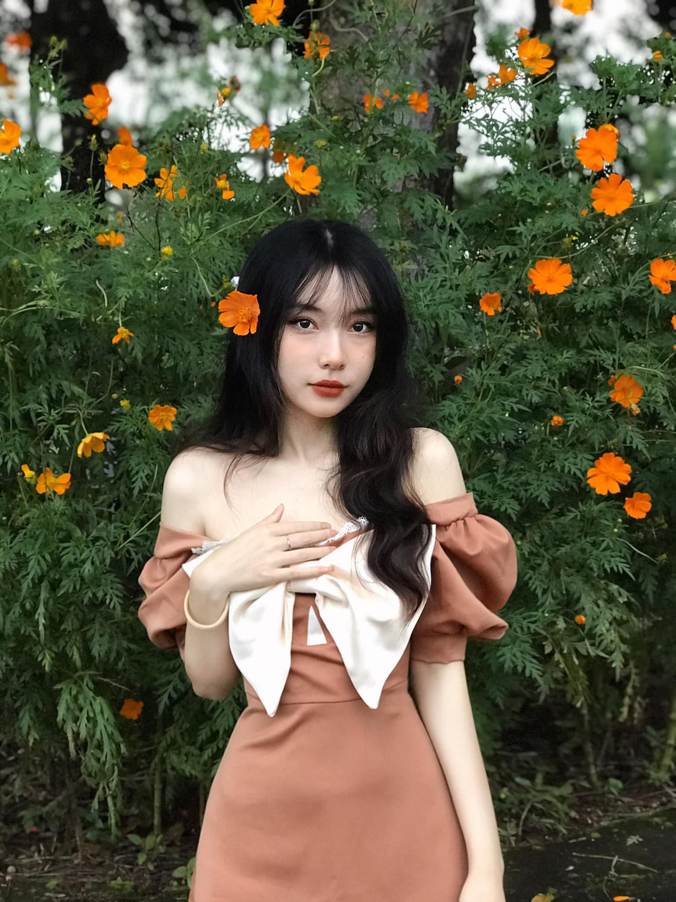 Trần Thị Trà My (22 tuổi) sinh ra ở Gia Lai, hiện đang sống và học tập tại TP. Hồ Chí Minh. Trần Thị Trà My (22 tuổi) sinh ra ở Gia Lai, hiện đang sống và học tập tại TP. Hồ Chí Minh.