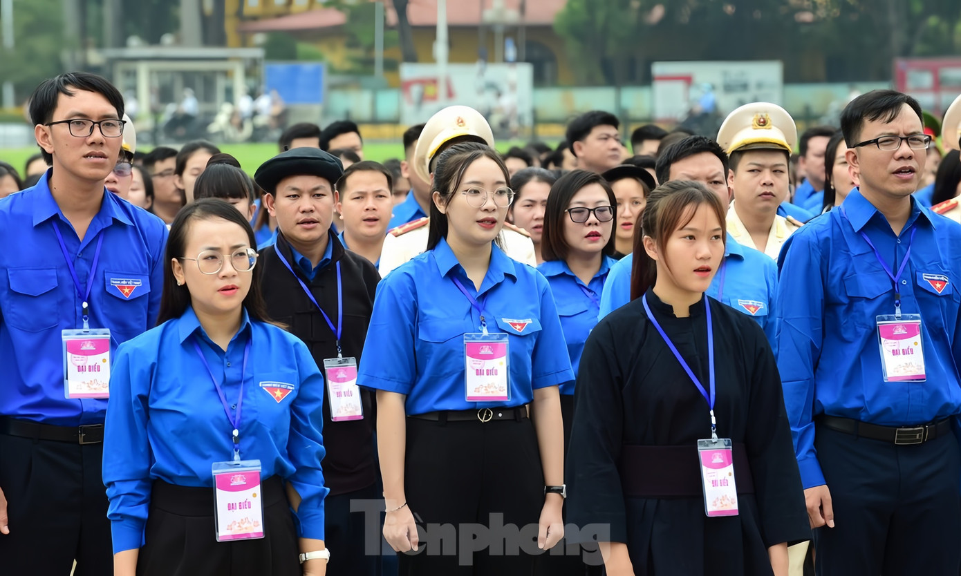 Đối với Hoài Thu, việc học không chỉ dừng kiến thức trên giảng đường mà còn thông qua việc tham gia các hoạt động ngoại khóa. Đối với Hoài Thu, việc học không chỉ dừng kiến thức trên giảng đường mà còn thông qua việc tham gia các hoạt động ngoại khóa.