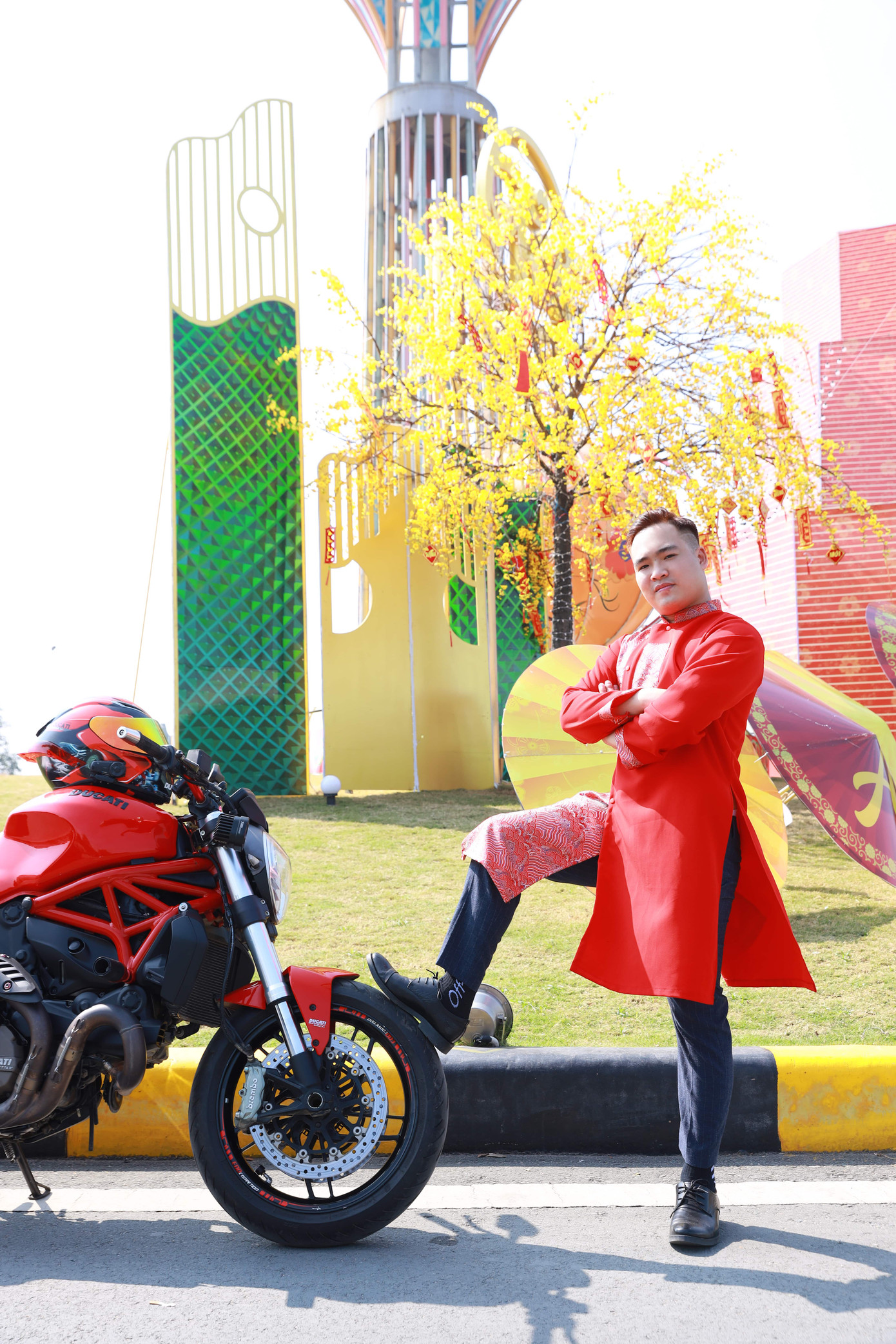 Năm 2022, Nguyễn Quốc Huy được biết đến với câu chuyện truyền cảm hứng chinh phục 41 tỉnh thành bằng xe máy.