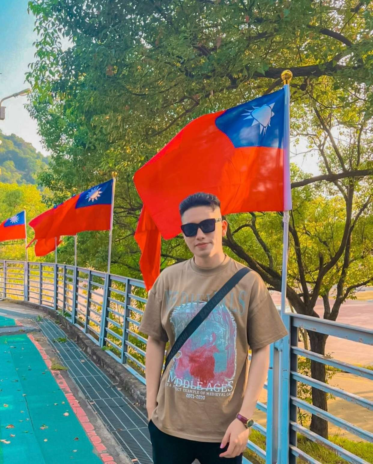 Ngô Hữu Trường là sinh viên Trường Đại học Kinh tế Quốc dân, hiện đang là sinh viên trao đổi chương trình Công nghệ Tài chính (FinTech) Trường Đại học Á Châu, Đài Loan. Ngô Hữu Trường là sinh viên Trường Đại học Kinh tế Quốc dân, hiện đang là sinh viên trao đổi chương trình Công nghệ Tài chính (FinTech) Trường Đại học Á Châu, Đài Loan.