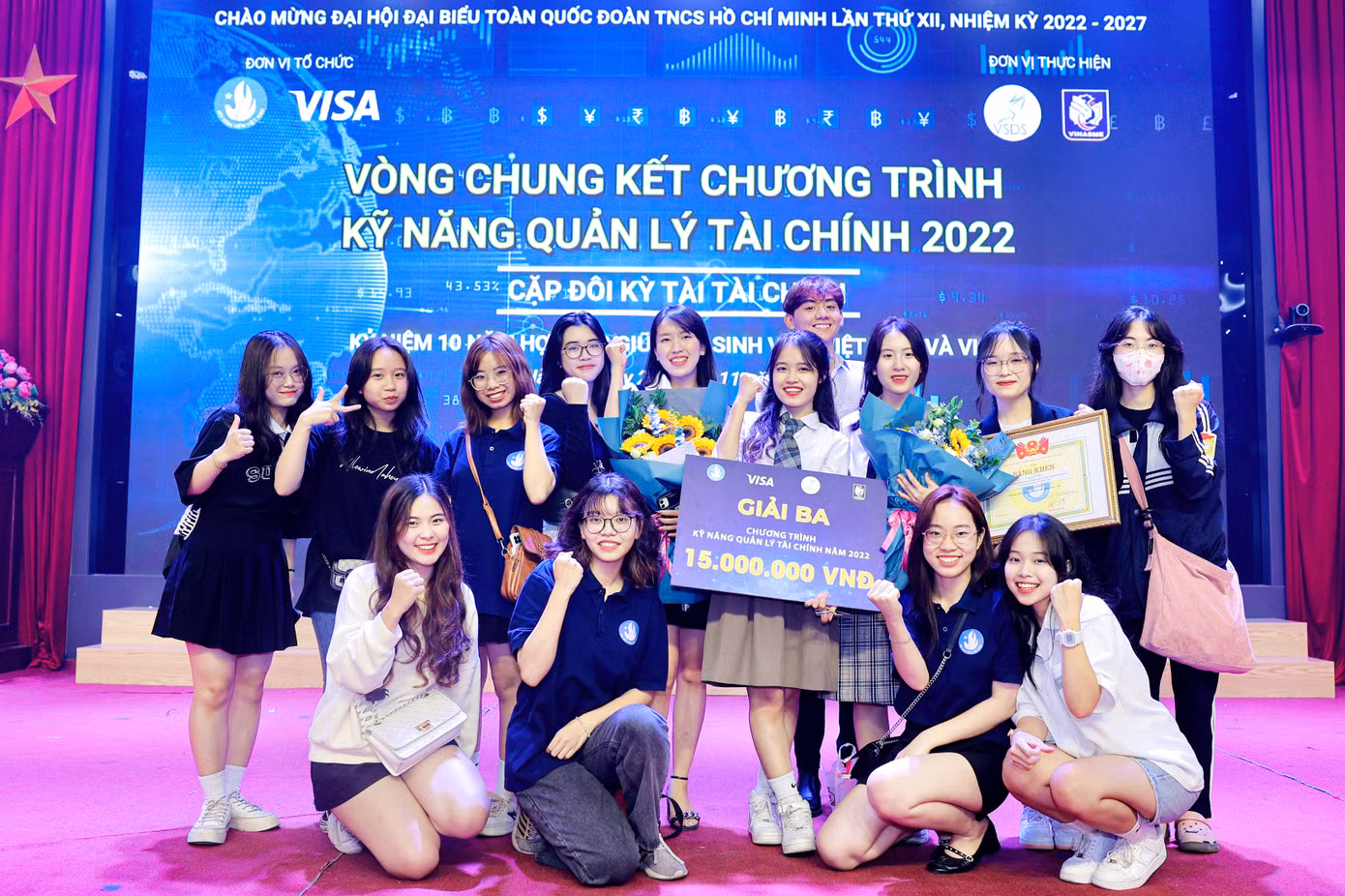 Tham gia tích cực các cuộc thi chuyên môn.