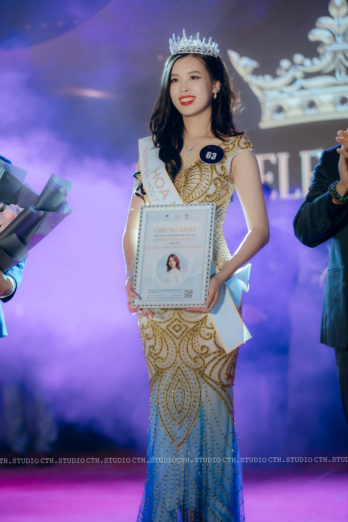 Yến Nhi trở thành Hoa khôi trường Đại học Y - Dược, Đại học Thái Nguyên.