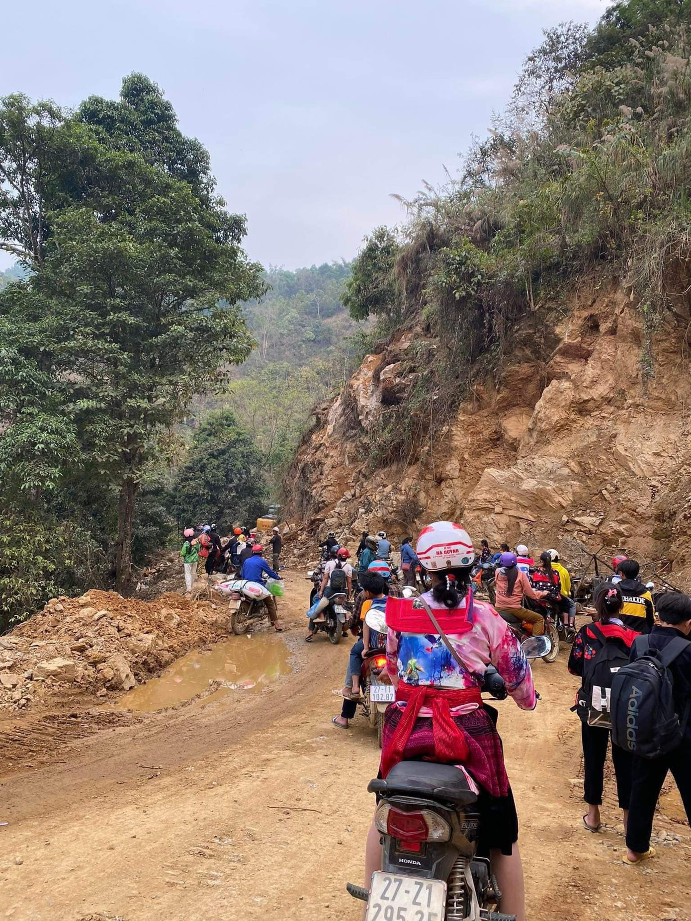 Để học sinh cảm thấy thoải mái khi học, tiết học không bị nhàm chán, tôi thường sử dụng các phương pháp dạy học tích cực như phương pháp gợi mở, tích hợp… Để học sinh cảm thấy thoải mái khi học, tiết học không bị nhàm chán, tôi thường sử dụng các phương pháp dạy học tích cực như phương pháp gợi mở, tích hợp…