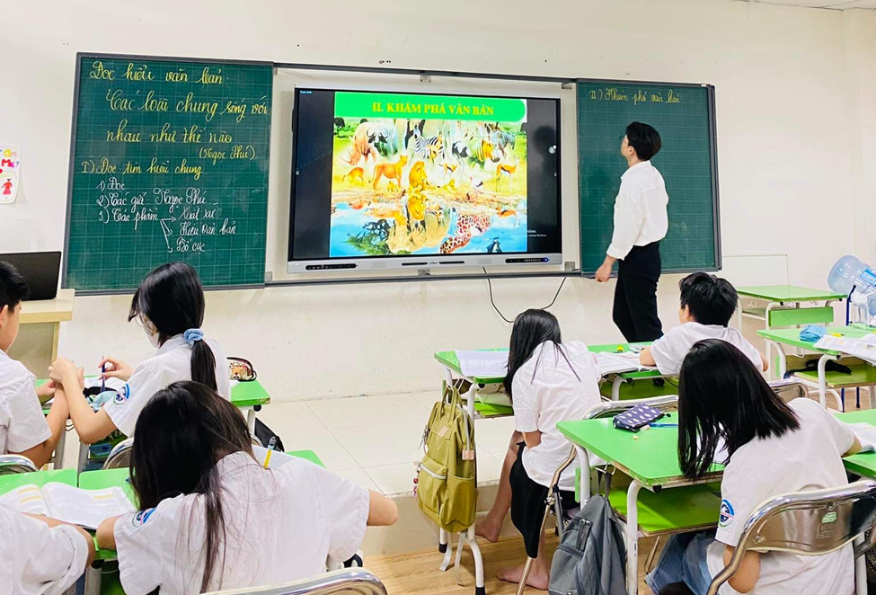 Tuấn Anh, một thầy giáo trẻ tài năng và mẫu mực.